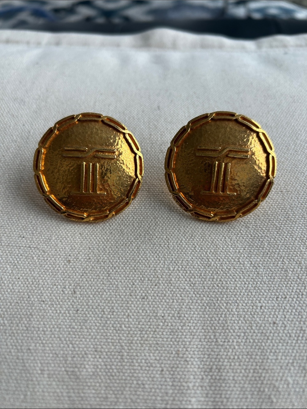 TORRENTE Vintage Clip-On Earrings